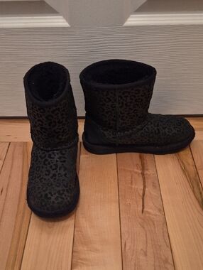 Bogs Girls Size 3 Winter Boots
